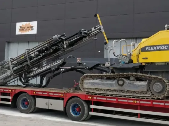 Borrvagn lastad på en lastbilstrailer